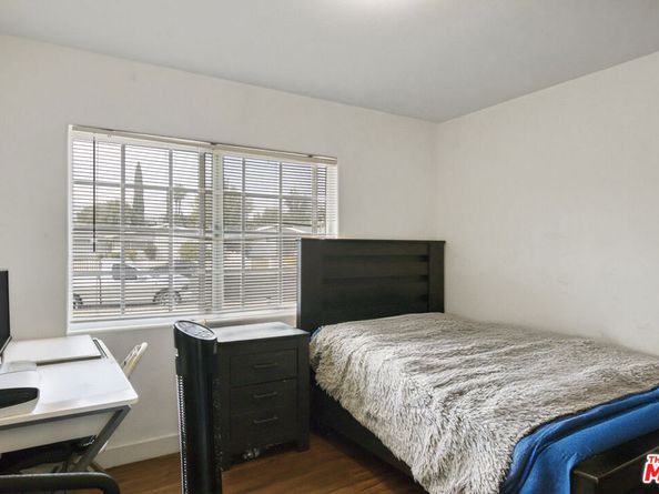 20124 Lassen Street, Chatsworth CA 91311