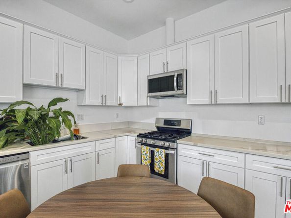 20124 Lassen Street, Chatsworth CA 91311