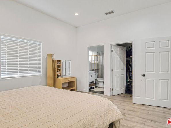 20124 Lassen Street, Chatsworth CA 91311