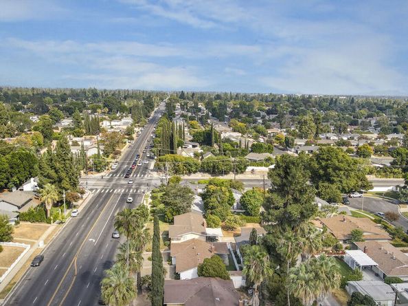 20124 Lassen Street, Chatsworth CA 91311