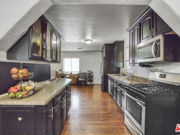 20124 Lassen Street, Chatsworth CA 91311