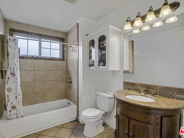 20124 Lassen Street, Chatsworth CA 91311