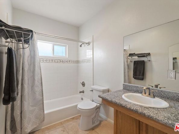 11124 Burbank Boulevard 212, North Hollywood CA 91601