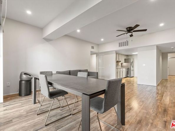 11124 Burbank Boulevard 212, North Hollywood CA 91601