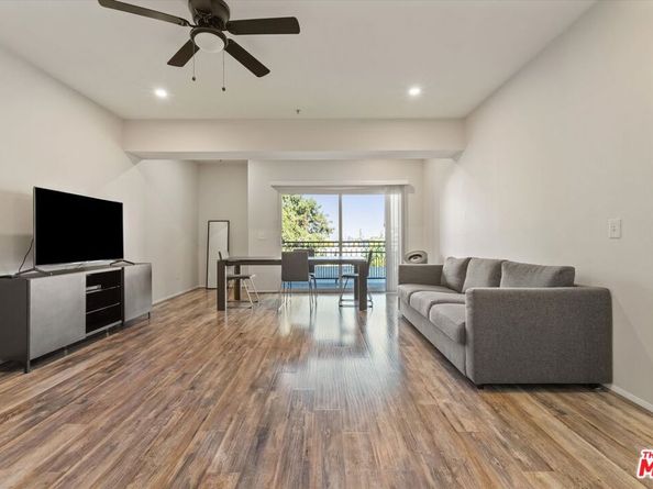 11124 Burbank Boulevard 212, North Hollywood CA 91601