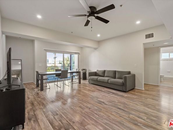 11124 Burbank Boulevard 212, North Hollywood CA 91601