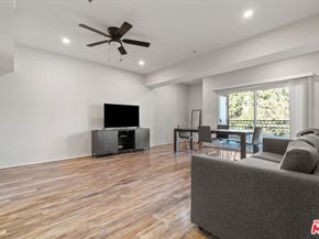 11124 Burbank Boulevard 212, North Hollywood CA 91601