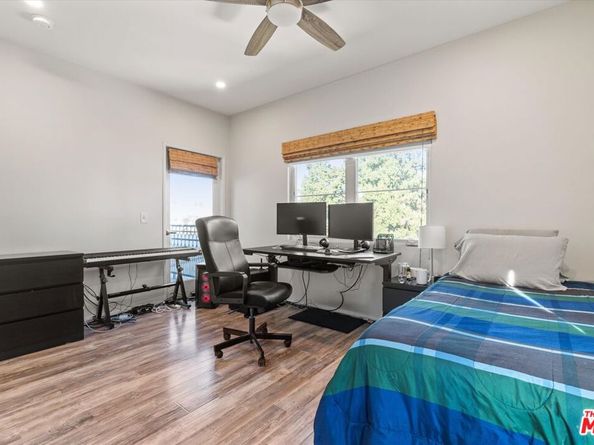 11124 Burbank Boulevard 212, North Hollywood CA 91601