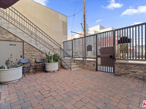 11124 Burbank Boulevard 212, North Hollywood CA 91601