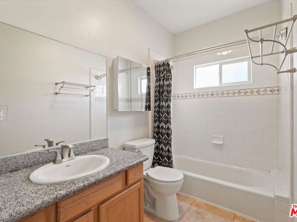 11124 Burbank Boulevard 212, North Hollywood CA 91601