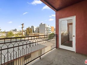 11124 Burbank Boulevard 212, North Hollywood CA 91601