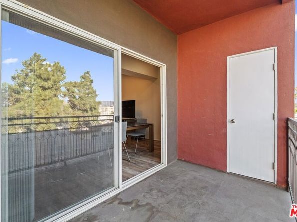 11124 Burbank Boulevard 212, North Hollywood CA 91601