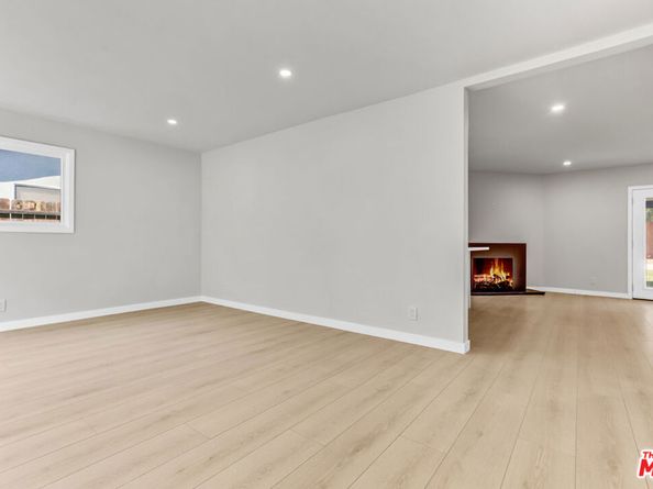 23335 Schoolcraft Street, West Hills CA 91307