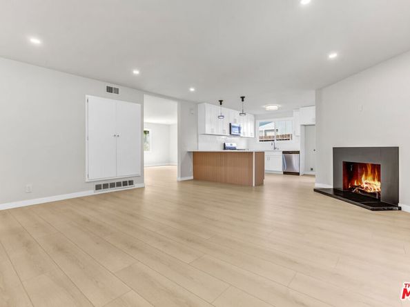 23335 Schoolcraft Street, West Hills CA 91307