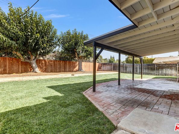 23335 Schoolcraft Street, West Hills CA 91307