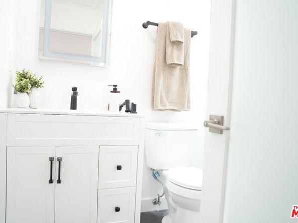 4243 W 58th Place, Los Angeles CA 90043