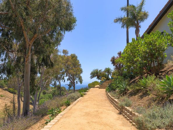 29660 Harvester Road, Malibu CA 90265
