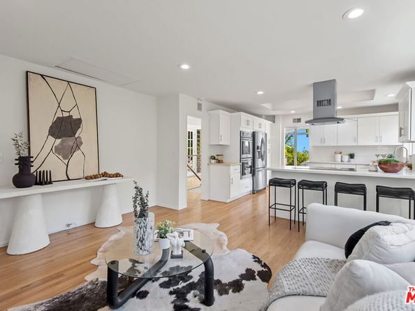 7229 Senalda Road, Los Angeles CA 90068