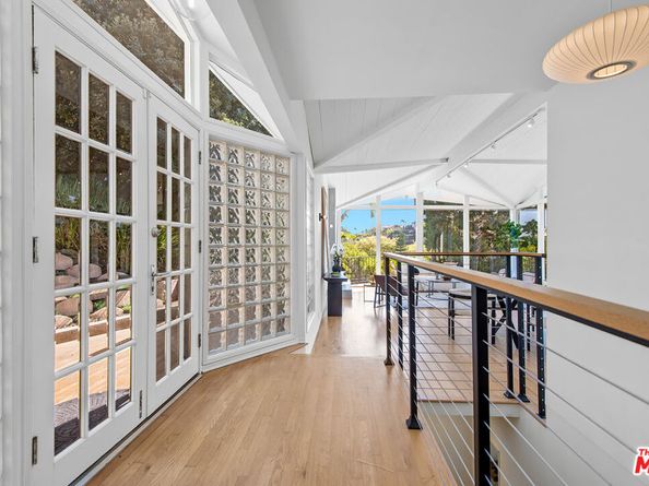 7229 Senalda Road, Los Angeles CA 90068