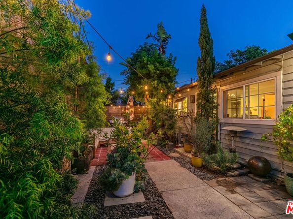 1016 Oakwood Avenue, Venice CA 90291