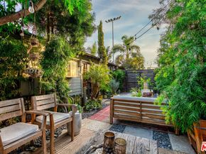 1016 Oakwood Avenue, Venice CA 90291