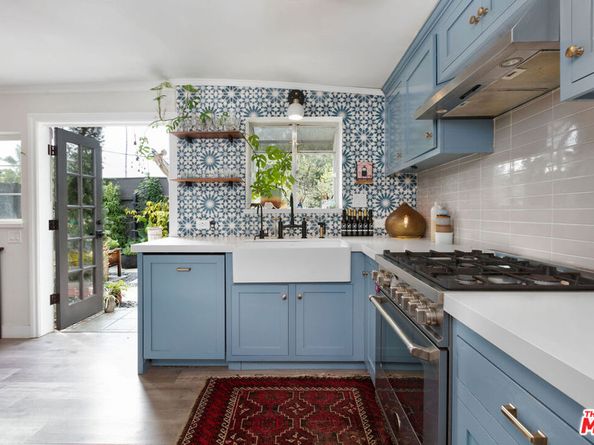 1016 Oakwood Avenue, Venice CA 90291