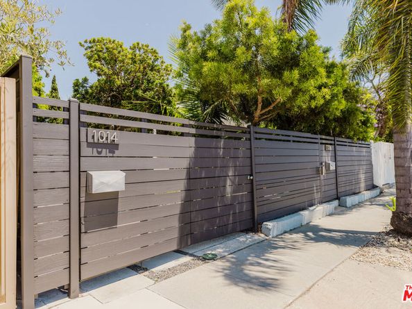 1016 Oakwood Avenue, Venice CA 90291