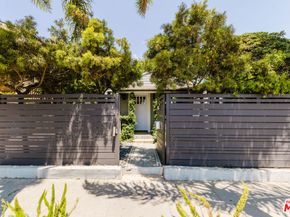 1016 Oakwood Avenue, Venice CA 90291