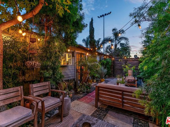 1016 Oakwood Avenue, Venice CA 90291