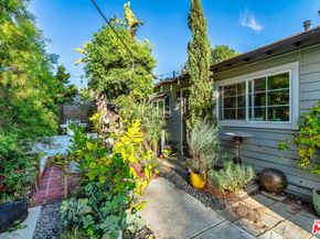 1016 Oakwood Avenue, Venice CA 90291