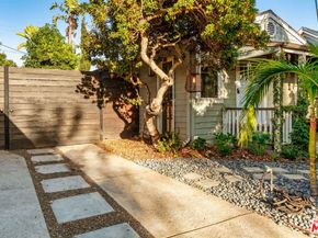 1016 Oakwood Avenue, Venice CA 90291