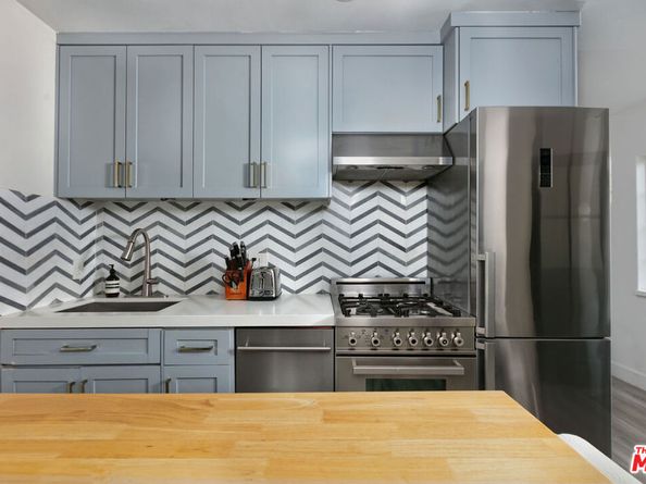 1016 Oakwood Avenue, Venice CA 90291