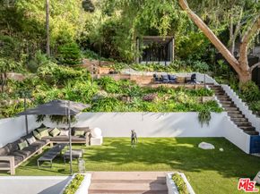 2940 N Beachwood Drive, Los Angeles CA 90068