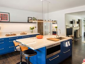 2940 N Beachwood Drive, Los Angeles CA 90068