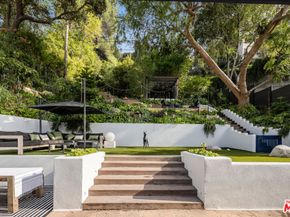 2940 N Beachwood Drive, Los Angeles CA 90068