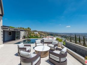 1641 Woods Drive, West Hollywood CA 90069