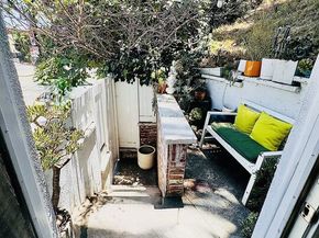 2225 N Cahuenga Boulevard, Los Angeles CA 90068