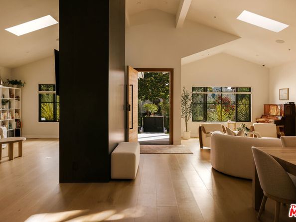 363 22nd Street, Santa Monica CA 90402