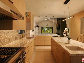 363 22nd Street, Santa Monica CA 90402