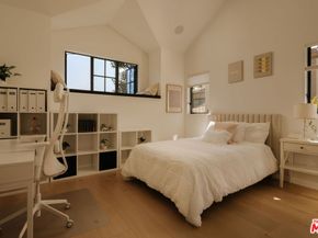 363 22nd Street, Santa Monica CA 90402