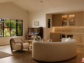 363 22nd Street, Santa Monica CA 90402