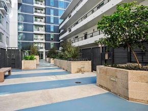 425 W Beech St 327, San Diego CA 92101