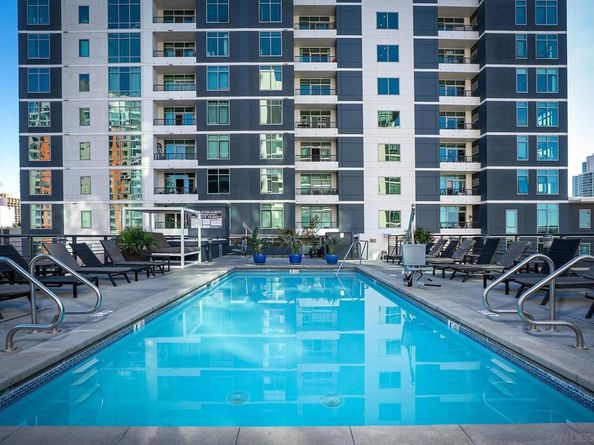 425 W Beech St 327, San Diego CA 92101