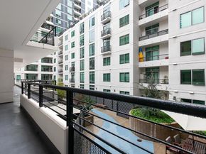 425 W Beech St 327, San Diego CA 92101