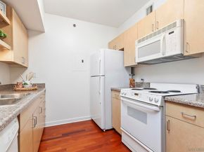 425 W Beech St 327, San Diego CA 92101