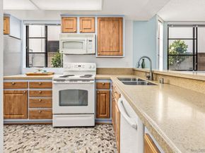 3130 Avenida De Portugal 101, Point Loma CA 92106