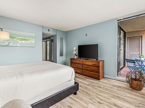 3130 Avenida De Portugal 101, Point Loma CA 92106