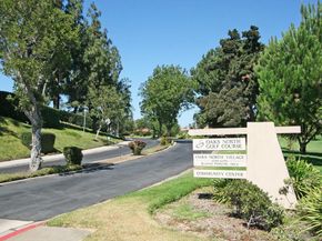 12825 Via Moura, San Diego CA 92128