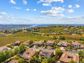 3228 Sitio Montecillo, Carlsbad CA 92009