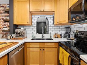 1775 Diamond 105, San Diego CA 92109